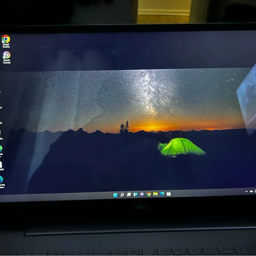 Dell Inspiron 7791 2-In-1 “17.3” inch Full HD i7 16GB RAM and 512 SSD